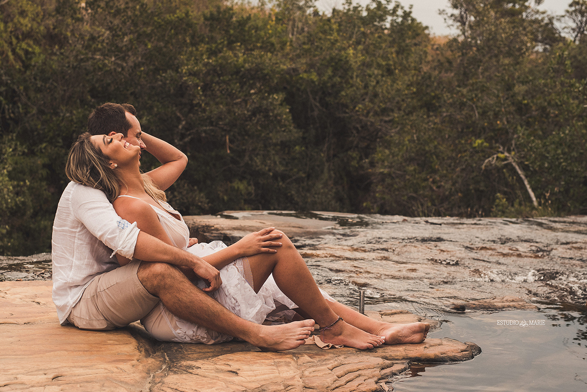 ensaio externo de casal, ensaio fotográfico, trash the dress, pós casamento, estúdio marie foto e filmes, carrancas, cachoeira, fotografia de casamento, filme de casamento, e-session, são joão del rei, fotografando em MG, casando em MG,  debaixo dagua