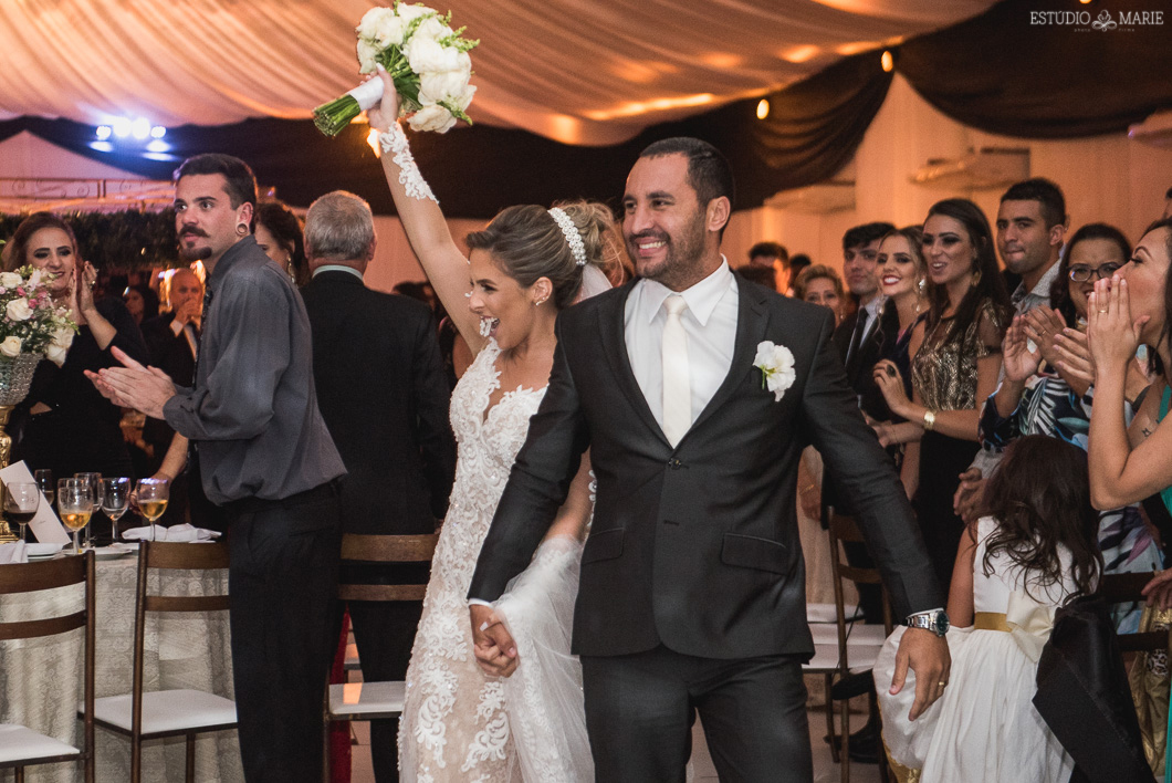 casamento, making noiva, estudio marie foto e filmes, edu nepomucedo, sao joao del rei mg, destination wedding, igreja são francisco, wedding dress, inspiration photographers, casamento do ano, wedding day, zephora alta costura, joice authentica