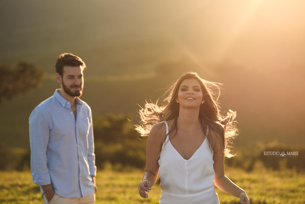ensaio namoro, pre wedding, ensaio de casal, fotografia externa, ensaio externo, centro historico tiradentes mg, marca mineiras, fotografia de casamento casando em mg, casamento resende costa, save the date estudio marie foto e filmes, serra sao jose