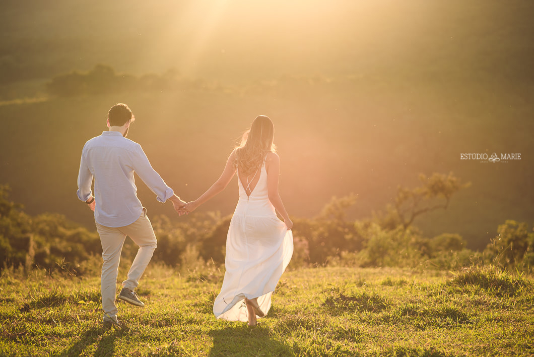 ensaio namoro, pre wedding, ensaio de casal, fotografia externa, ensaio externo, centro historico tiradentes mg, marca mineiras, fotografia de casamento casando em mg, casamento resende costa, save the date estudio marie foto e filmes, serra sao jose