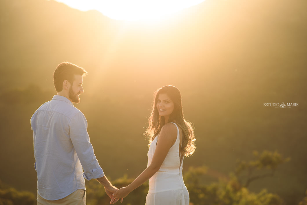 ensaio namoro, pre wedding, ensaio de casal, fotografia externa, ensaio externo, centro historico tiradentes mg, marca mineiras, fotografia de casamento casando em mg, casamento resende costa, save the date estudio marie foto e filmes, serra sao jose