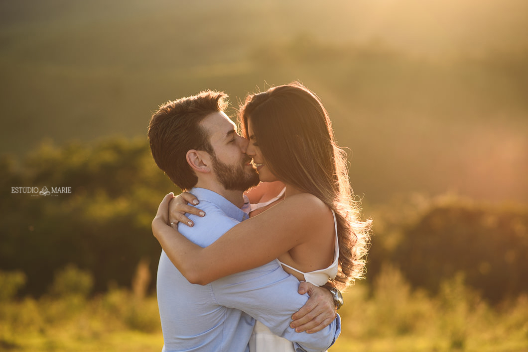 ensaio namoro, pre wedding, ensaio de casal, fotografia externa, ensaio externo, centro historico tiradentes mg, marca mineiras, fotografia de casamento casando em mg, casamento resende costa, save the date estudio marie foto e filmes, serra sao jose