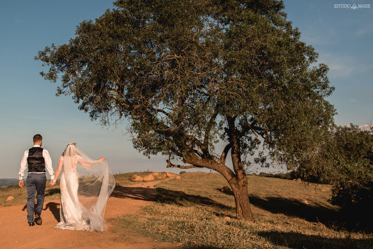 ensaio externo de casal, ensaio fotográfico, trash the dress, pós casamento, estúdio marie foto e filmes, fotografia de casamento, filme de casamento, e-session, são joão del rei, fotografando em MG, casando em MG,  bichinho, serra são josé