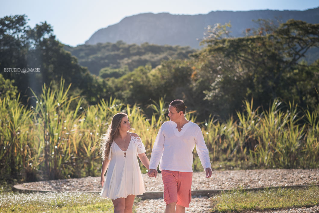 ensaio namoro, pre wedding, ensaio de casal, fotografia externa, ensaio externo, centro historico tiradentes mg, ensaio com moto, fotografia de casamento casando em mg,cchacaria mazuma, save the date estudio marie foto e filmes, bichinho, prados mg