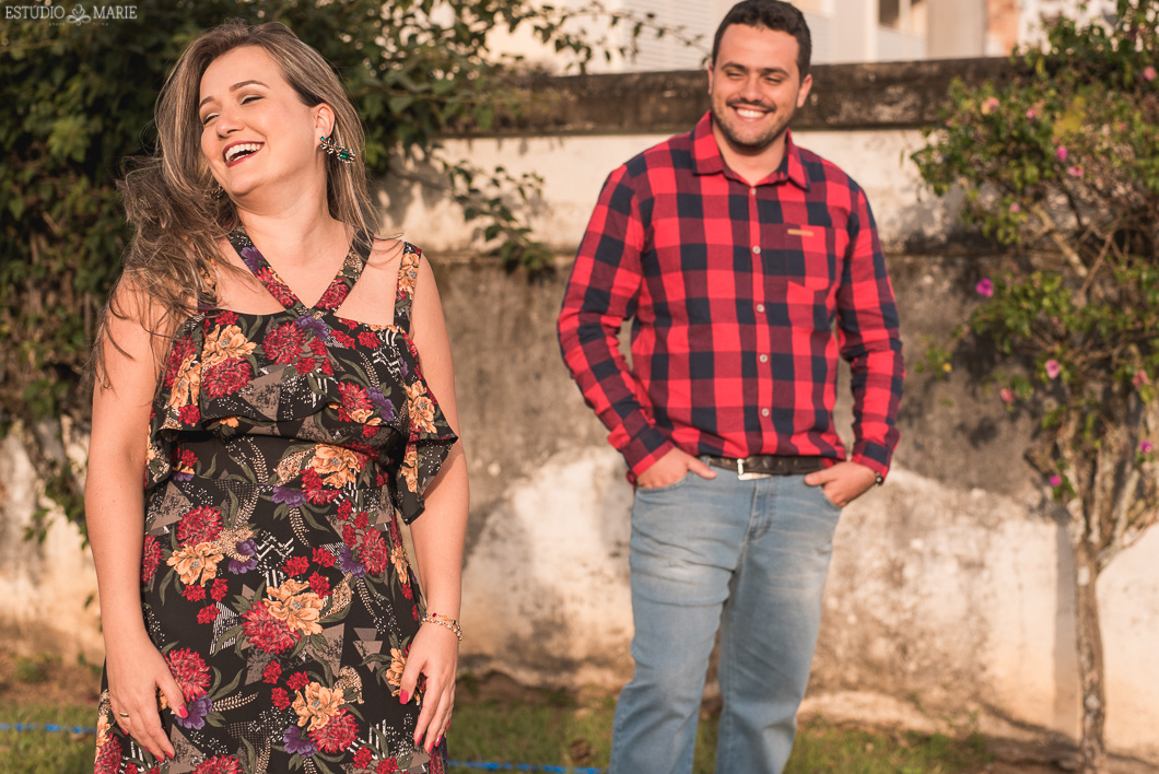 ensaio namoro, pre wedding, ensaio de casal, fotografia externa, ensaio externo, centro historico sao joao del rei mg, fotografia de casamento casando em mg, save the date estudio marie foto e filmes, maria fumaca, ensaio estacao do trem