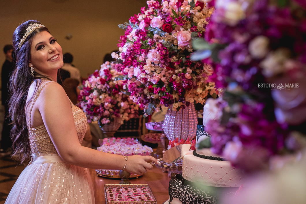 15 anos, festa debutante, decoração requinte, ensaio teen. fotografia de festa. sao joao del rei mg. estudio marie foto e filmes, fotografia de 15 anos, festa de 15 anos, baile debutante, athletic club