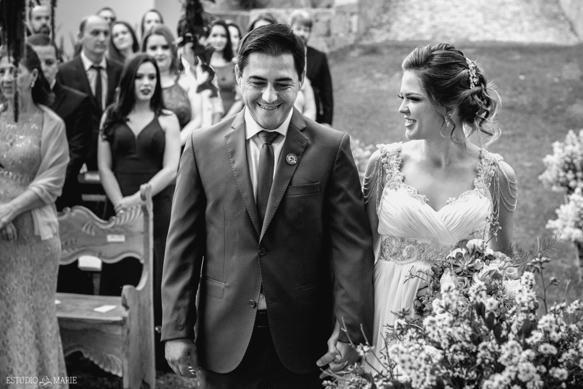 casamento, making noiva, estudio marie foto e filmes, b capelli, sao joao del rei mg, destination wedding, wedding dress, inspiration photographers, casamento do ano, wedding day, espaço festas pombal, casar ao ar livre , casamento entardecer, dj nilo