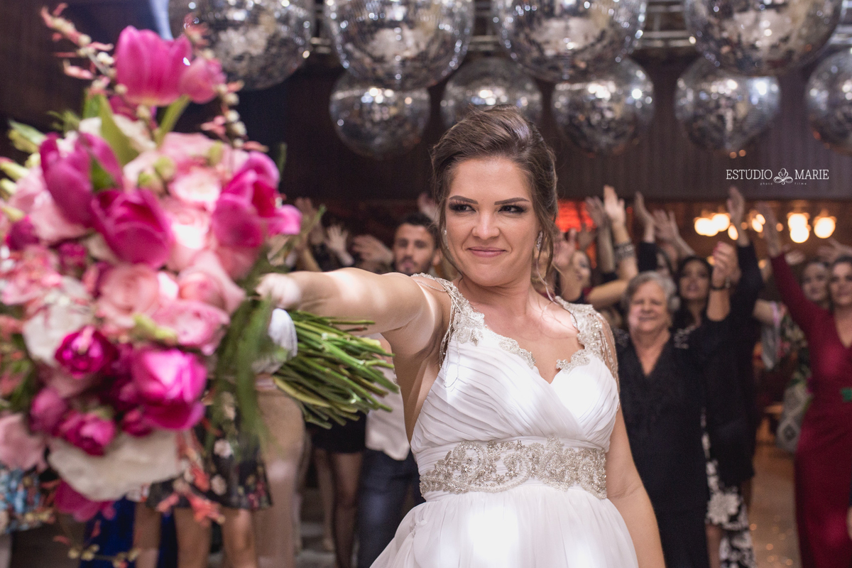 casamento, making noiva, estudio marie foto e filmes, b capelli, sao joao del rei mg, destination wedding, wedding dress, inspiration photographers, casamento do ano, wedding day, espaço festas pombal, casar ao ar livre , casamento entardecer, dj nilo