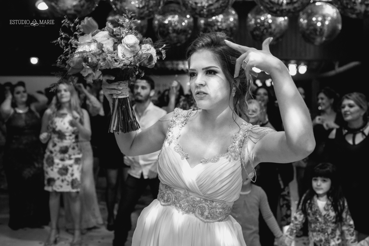 casamento, making noiva, estudio marie foto e filmes, b capelli, sao joao del rei mg, destination wedding, wedding dress, inspiration photographers, casamento do ano, wedding day, espaço festas pombal, casar ao ar livre , casamento entardecer, dj nilo