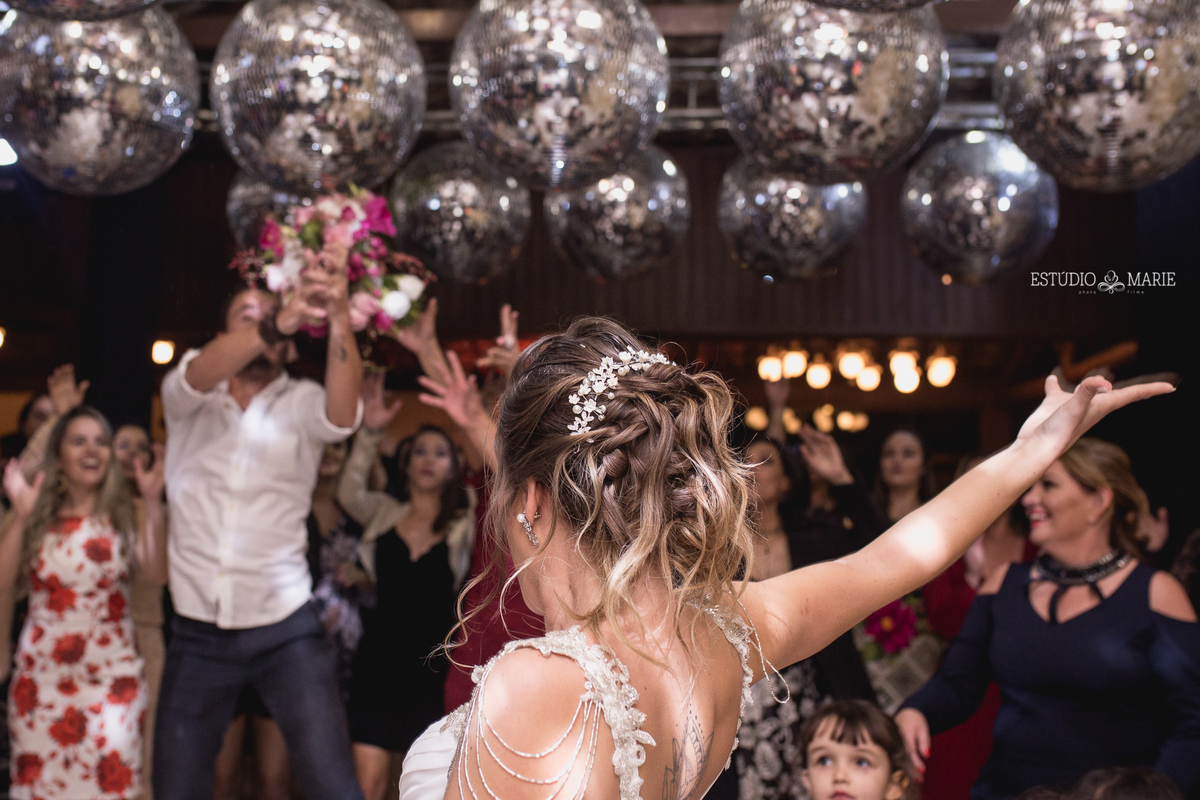 casamento, making noiva, estudio marie foto e filmes, b capelli, sao joao del rei mg, destination wedding, wedding dress, inspiration photographers, casamento do ano, wedding day, espaço festas pombal, casar ao ar livre , casamento entardecer, dj nilo