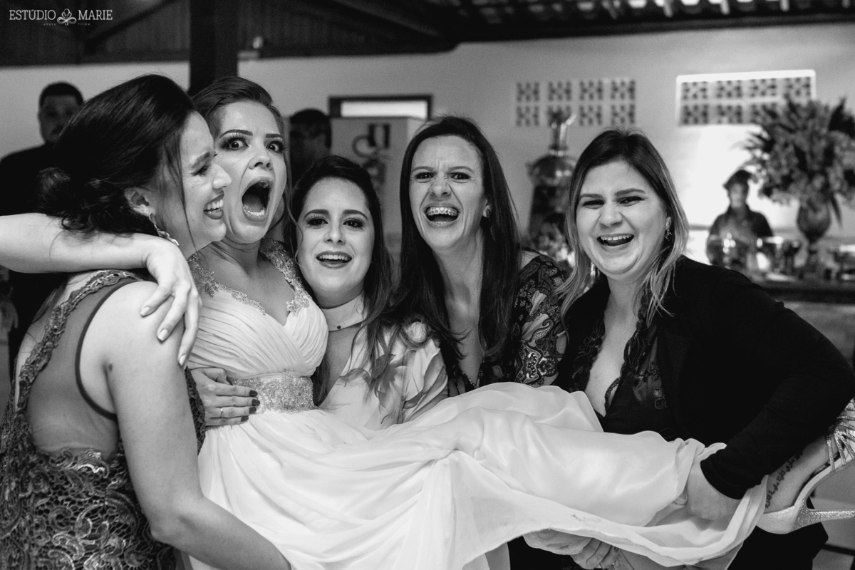 casamento, making noiva, estudio marie foto e filmes, b capelli, sao joao del rei mg, destination wedding, wedding dress, inspiration photographers, casamento do ano, wedding day, espaço festas pombal, casar ao ar livre , casamento entardecer, dj nilo