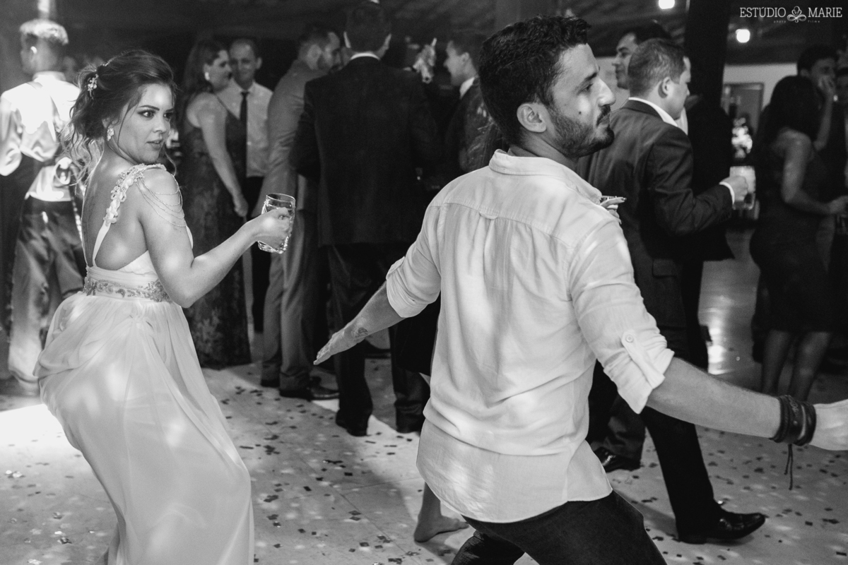 casamento, making noiva, estudio marie foto e filmes, b capelli, sao joao del rei mg, destination wedding, wedding dress, inspiration photographers, casamento do ano, wedding day, espaço festas pombal, casar ao ar livre , casamento entardecer, dj nilo