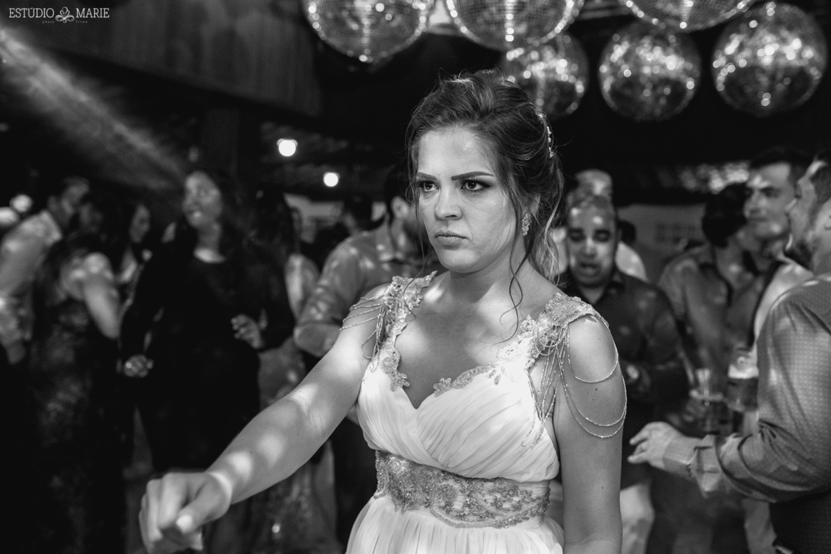 casamento, making noiva, estudio marie foto e filmes, b capelli, sao joao del rei mg, destination wedding, wedding dress, inspiration photographers, casamento do ano, wedding day, espaço festas pombal, casar ao ar livre , casamento entardecer, dj nilo