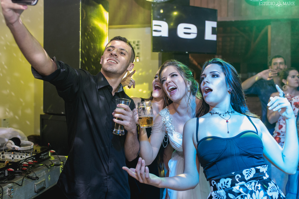 casamento, making noiva, estudio marie foto e filmes, b capelli, sao joao del rei mg, destination wedding, wedding dress, inspiration photographers, casamento do ano, wedding day, espaço festas pombal, casar ao ar livre , casamento entardecer, dj nilo