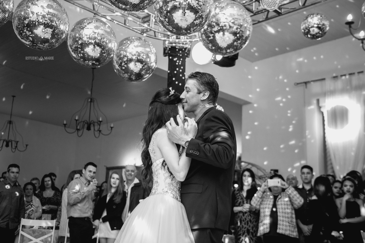 15 anos, festa debutante, decoração festejar, ensaio teen. fotografia de festa. sao joao del rei mg. estudio marie foto e filmes, fotografia de 15 anos, festa de 15 anos, baile debutante, associacao sargentos, blackdrop,dj nilo