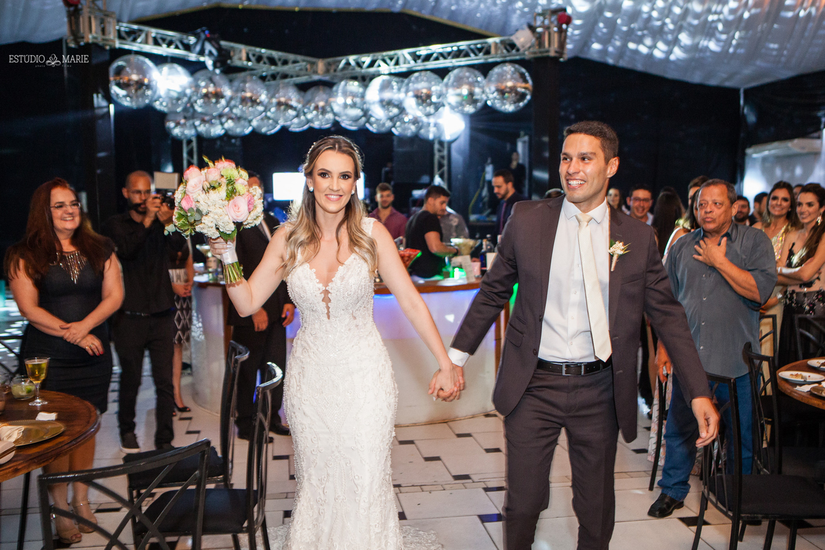 make edu nepomuceno, joao calazans estilista, guybuffet, casamento igreja do carmo, destination wedding, dj celio negrao, wedding ideas, casamento a noite, vestido sob medida, festa de casamento, casando em mg, estudio marie foto e filmes, wedding dream