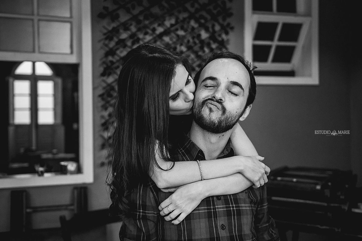 ensaio namoro, pre wedding, ensaio de casal, fotografia externa, ensaio externo, centro historico sao joao del rei , casando em mg  estudio marie foto e filmes, ensaio cafeteria, kong food bar,ensaio fotografico em bar,ensaio buteco