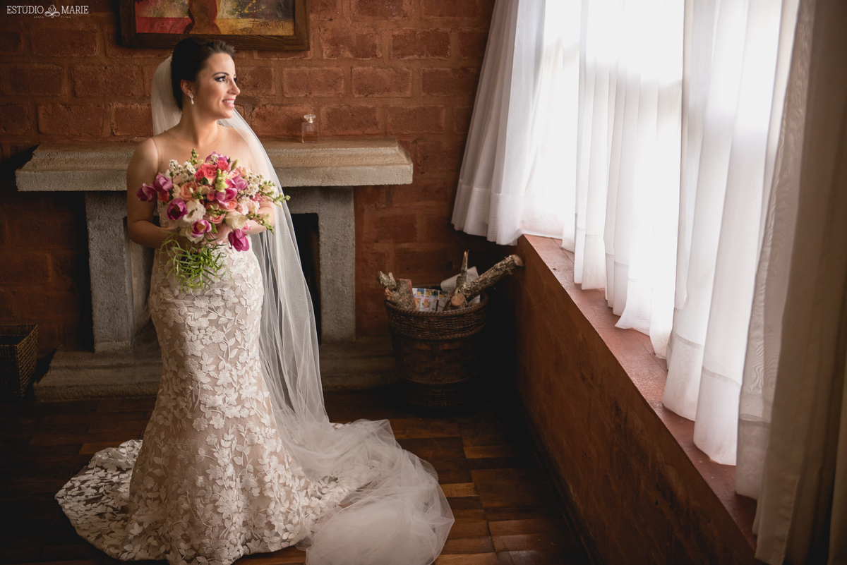 destination wedding,  wedding dress, inspiration photographers, casamento do ano, wedding day, vestido rosa clará, pousada brisa da serra, buffet cecilia resgalla, patricia noivas e festas, rewuinte festas, pug, cachorro em casamento