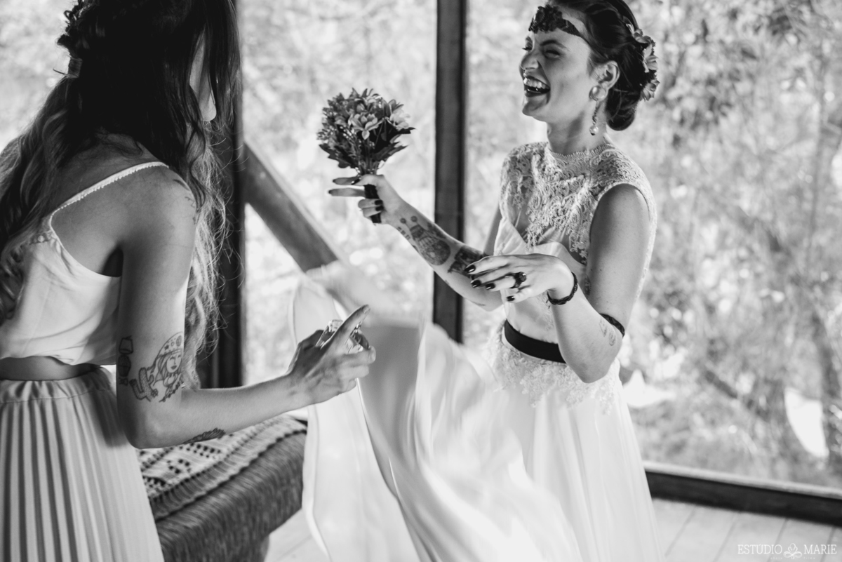 wedding, destination wedding, casamento de dia, casamento externo, reserva cachoeira cala boca, casando em minas gerais, casamento bruxo, casamento maçônico, casamento DIY, noiva tatuada, noivo com barba