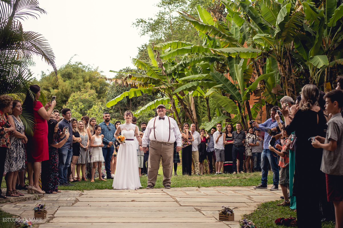 wedding, destination wedding, casamento de dia, casamento externo, reserva cachoeira cala boca, casando em minas gerais, casamento bruxo, casamento maçônico, casamento DIY, noiva tatuada, noivo com barba