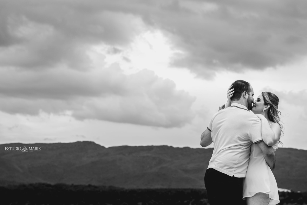 ensaio de namoro pré casamento pré wedding, tiradentes mg, bichinho, prados, ensaio em plantação, casamento em mg, casando em mg, ensaio fotografico entardecer, e-session,dani silva makeup , serra de tiradentes,  engengement session,save the date
