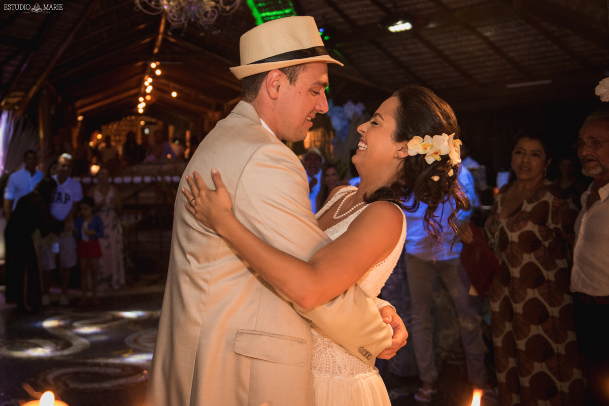 destination wedding,  wedding dress, inspiration photographers, casamento do ano, wedding day, casando na praia, casamento na praia, hotel quinta do ouro, haus bier, mini wedding,edu nepomuceno, arraial da ajuda, casamento bahia, casamento trancoso