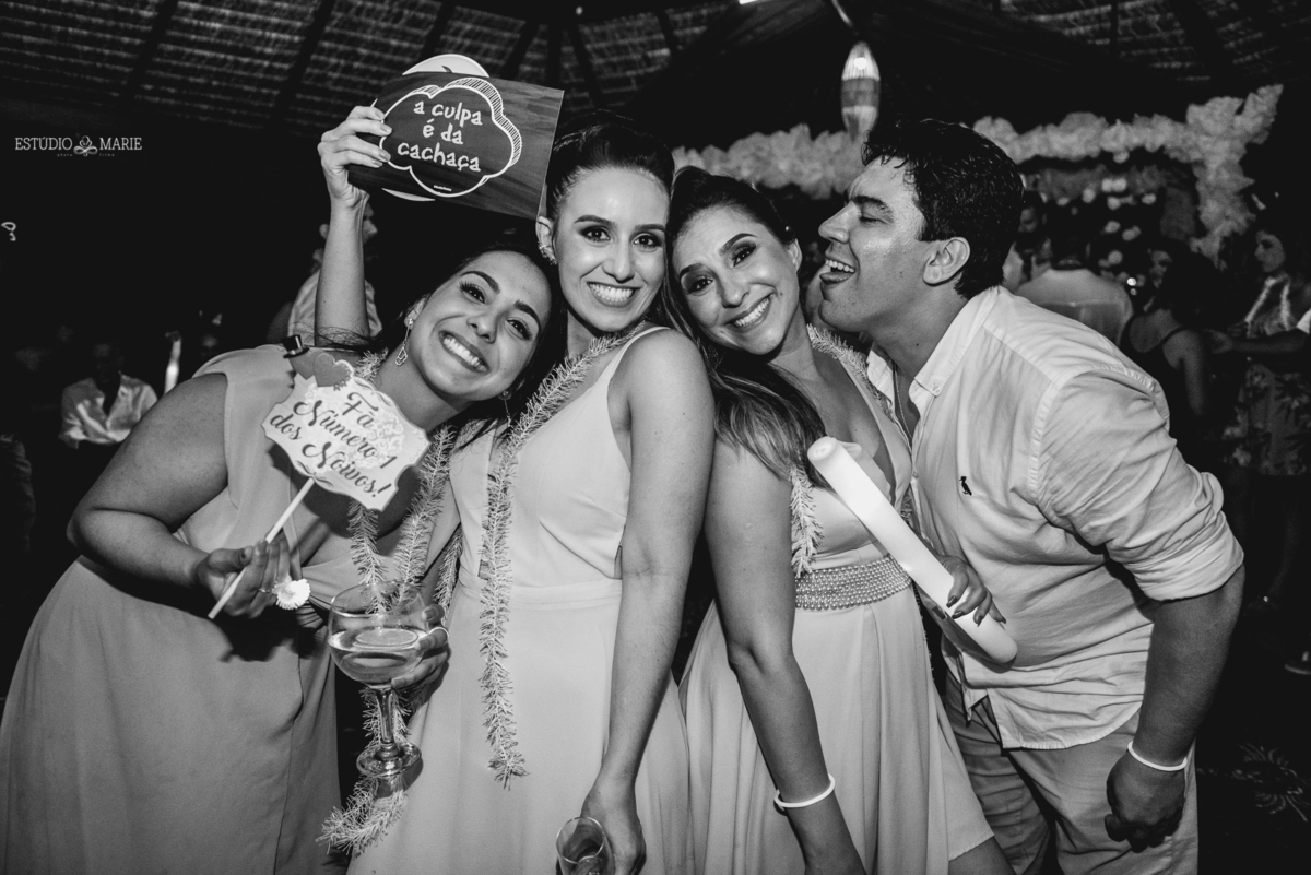 destination wedding,  wedding dress, inspiration photographers, casamento do ano, wedding day, casando na praia, casamento na praia, hotel quinta do ouro, haus bier, mini wedding,edu nepomuceno, arraial da ajuda, casamento bahia, casamento trancoso