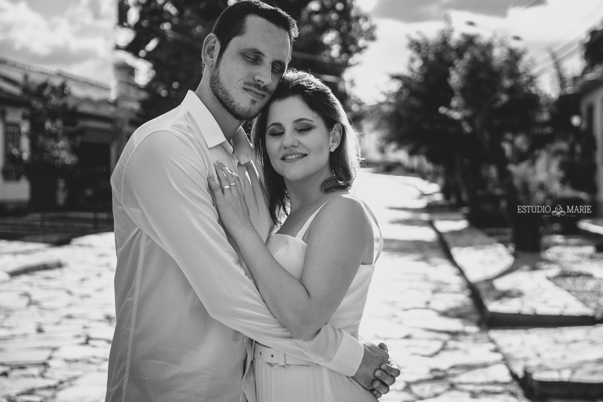 ensaio de namoro, pré casamento pré wedding, tiradentes mg, casamento em mg, casando em mg, ensaio fotografico entardecer, e-session,serra de tiradentes,  engengement session,save the date, centro historico tiradentes, casamento civil, wedding day, 