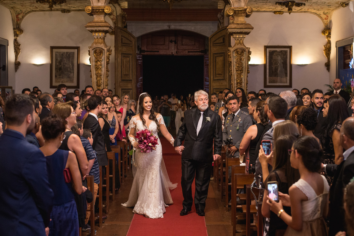 destination wedding,  wedding dress, inspiration photographers, casamento do ano, wedding day, ,igreja matriz santo antonio, casa fonbart, make bela, wedding ideas, casando em tiradentes, vestido de noiva, casamento igreja historica, madrinhas iguais 