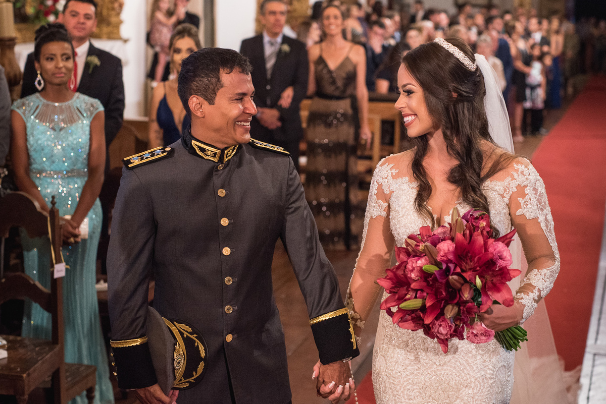 destination wedding,  wedding dress, inspiration photographers, casamento do ano, wedding day, ,igreja matriz santo antonio, casa fonbart, make bela, wedding ideas, casando em tiradentes, vestido de noiva, casamento igreja historica, madrinhas iguais 