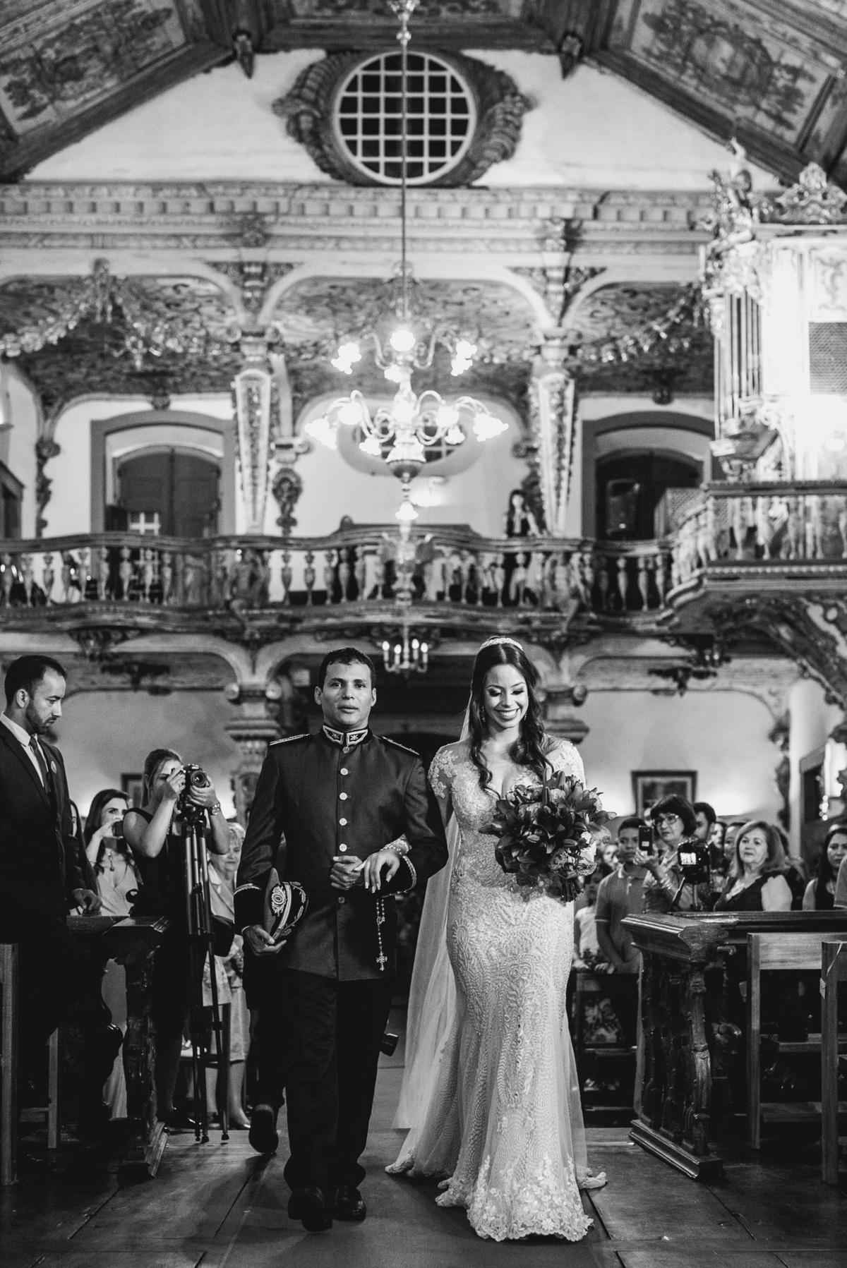destination wedding,  wedding dress, inspiration photographers, casamento do ano, wedding day, ,igreja matriz santo antonio, casa fonbart, make bela, wedding ideas, casando em tiradentes, vestido de noiva, casamento igreja historica, madrinhas iguais 