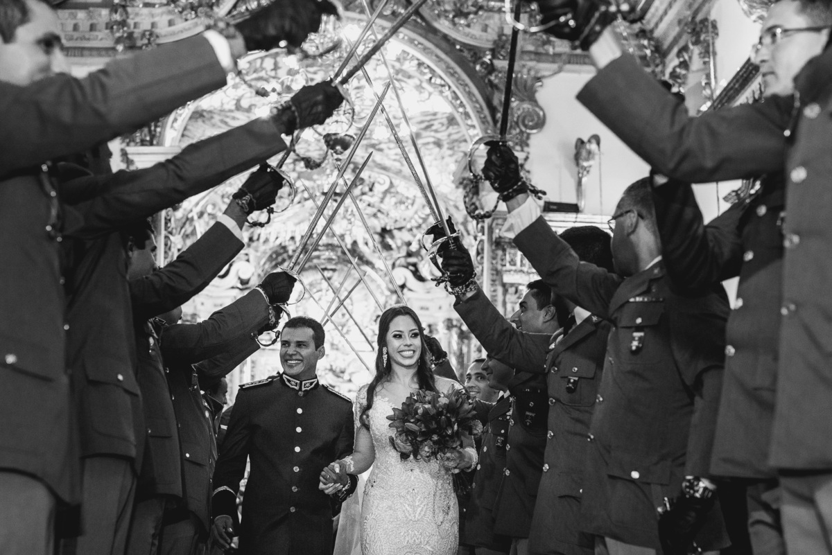 destination wedding,  wedding dress, inspiration photographers, casamento do ano, wedding day, ,igreja matriz santo antonio, casa fonbart, make bela, wedding ideas, casando em tiradentes, vestido de noiva, casamento igreja historica, madrinhas iguais 