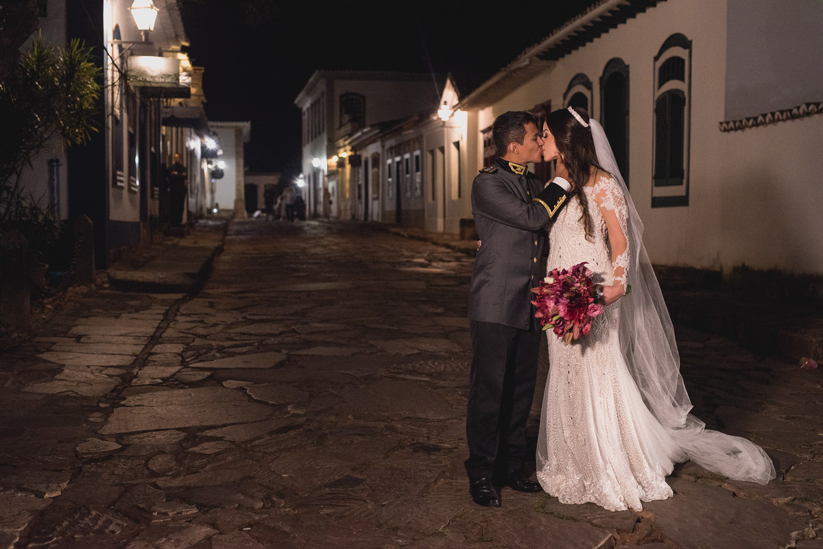 destination wedding,  wedding dress, inspiration photographers, casamento do ano, wedding day, ,igreja matriz santo antonio, casa fonbart, make bela, wedding ideas, casando em tiradentes, vestido de noiva, casamento igreja historica, madrinhas iguais 