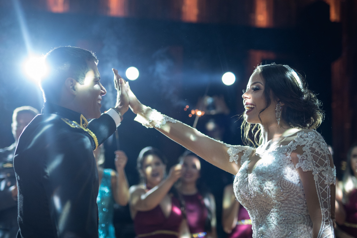 destination wedding,  wedding dress, inspiration photographers, casamento do ano, wedding day, ,igreja matriz santo antonio, casa fonbart, make bela, wedding ideas, casando em tiradentes, vestido de noiva, casamento igreja historica, madrinhas iguais 