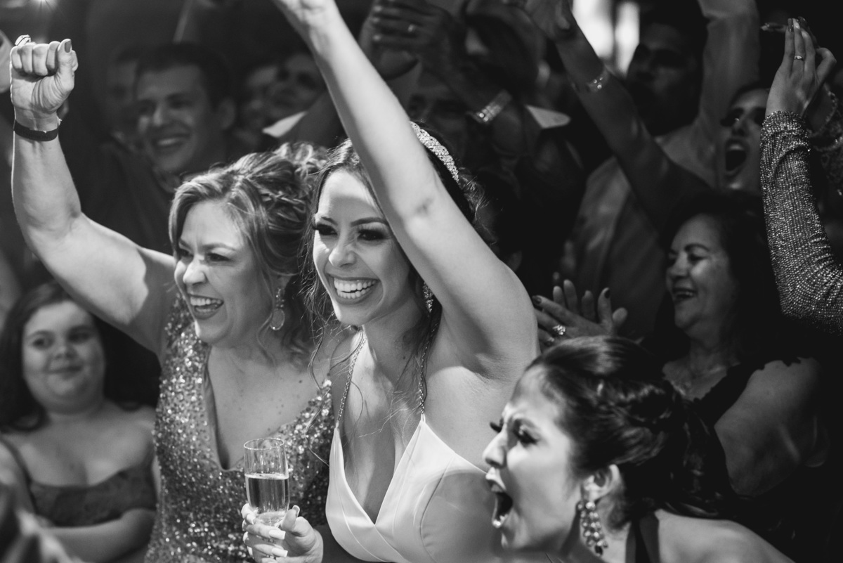 destination wedding,  wedding dress, inspiration photographers, casamento do ano, wedding day, ,igreja matriz santo antonio, casa fonbart, make bela, wedding ideas, casando em tiradentes, vestido de noiva, casamento igreja historica, madrinhas iguais 