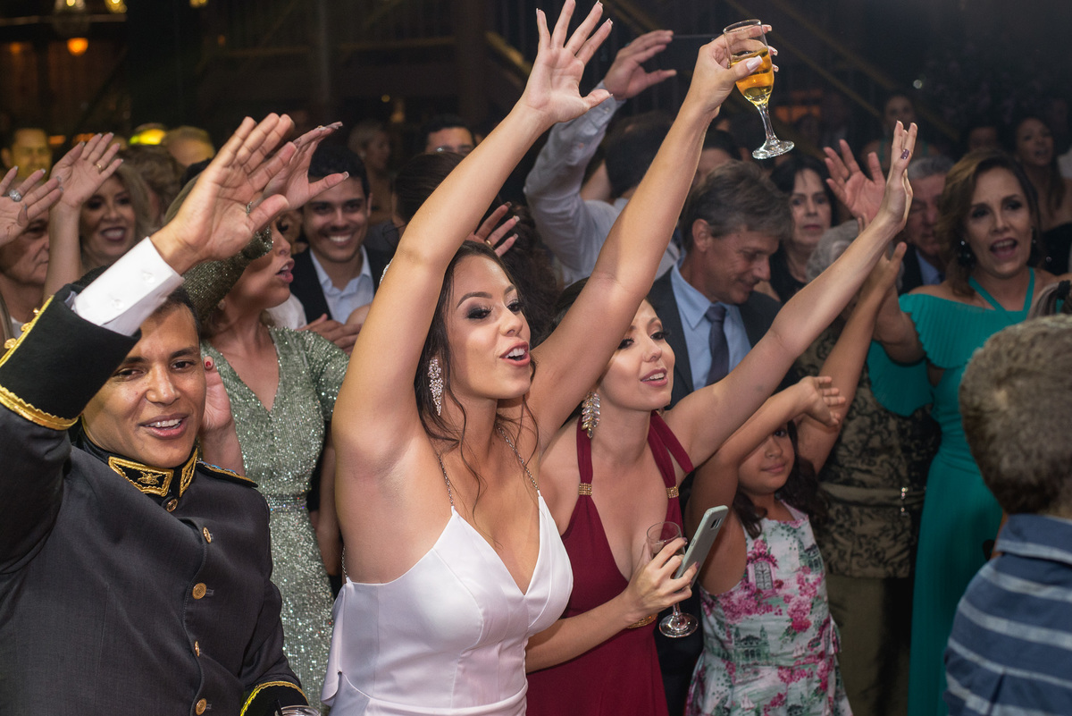 destination wedding,  wedding dress, inspiration photographers, casamento do ano, wedding day, ,igreja matriz santo antonio, casa fonbart, make bela, wedding ideas, casando em tiradentes, vestido de noiva, casamento igreja historica, madrinhas iguais 