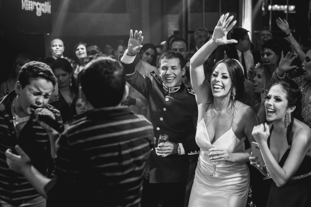 destination wedding,  wedding dress, inspiration photographers, casamento do ano, wedding day, ,igreja matriz santo antonio, casa fonbart, make bela, wedding ideas, casando em tiradentes, vestido de noiva, casamento igreja historica, madrinhas iguais 