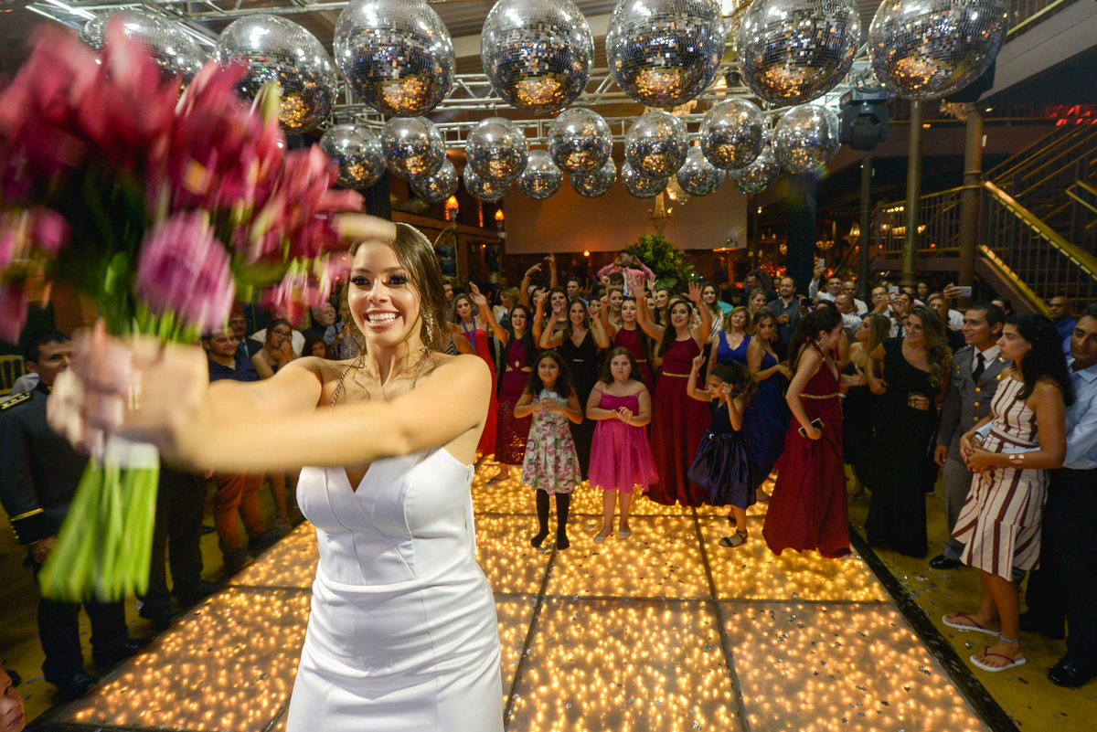 destination wedding,  wedding dress, inspiration photographers, casamento do ano, wedding day, ,igreja matriz santo antonio, casa fonbart, make bela, wedding ideas, casando em tiradentes, vestido de noiva, casamento igreja historica, madrinhas iguais 