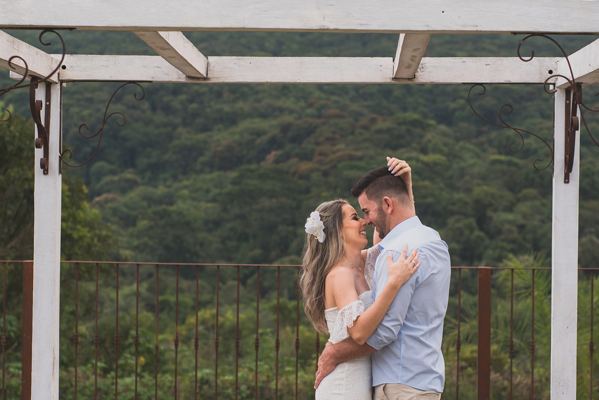 ensaio de namoro, pré casamento pré wedding, tiradentes mg, casamento em mg, casando em mg, ensaio fotografico entardecer, e-session,serra de tiradentes,  engengement session,save the date, centro historico tiradentes,  wedding day, 