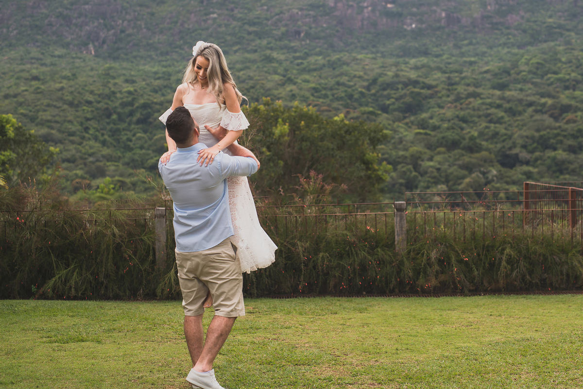 ensaio de namoro, pré casamento pré wedding, tiradentes mg, casamento em mg, casando em mg, ensaio fotografico entardecer, e-session,serra de tiradentes,  engengement session,save the date, centro historico tiradentes,  wedding day, 