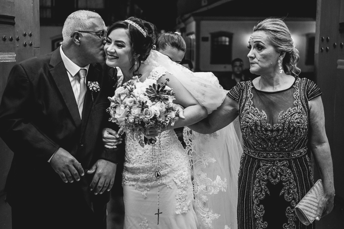 make bela,vestido de noiva giulliano oliva, guybuffet, casamento igreja do carmo, destination wedding, dj nilo jf, wedding ideas, casamento a noite, vestido sob medida, festa de casamento, casando em mg, vestidos madrinhas azul tiffany, wedding dream,