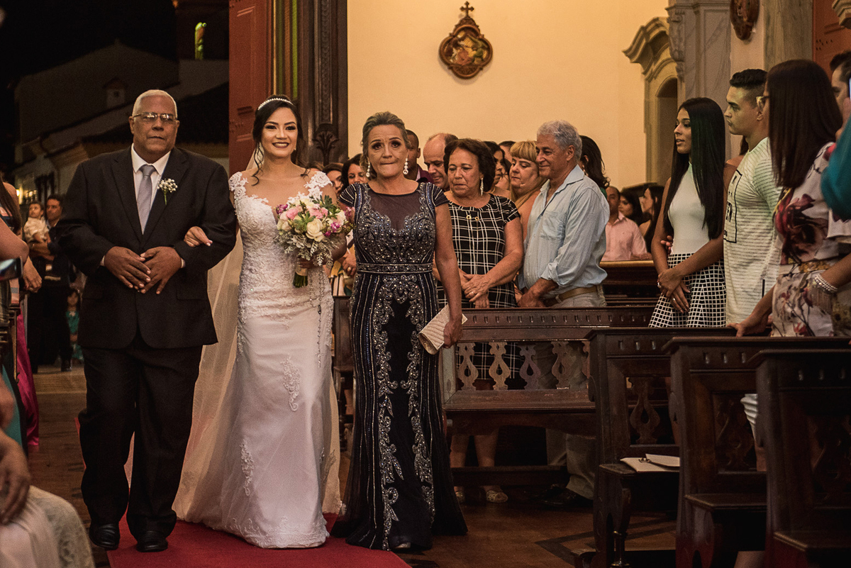 make bela,vestido de noiva giulliano oliva, guybuffet, casamento igreja do carmo, destination wedding, dj nilo jf, wedding ideas, casamento a noite, vestido sob medida, festa de casamento, casando em mg, vestidos madrinhas azul tiffany, wedding dream,