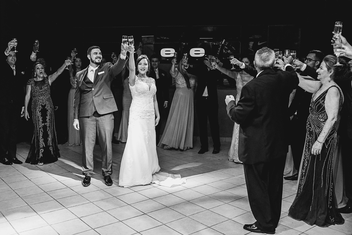 make bela,vestido de noiva giulliano oliva, guybuffet, casamento igreja do carmo, destination wedding, dj nilo jf, wedding ideas, casamento a noite, vestido sob medida, festa de casamento, casando em mg, vestidos madrinhas azul tiffany, wedding dream,