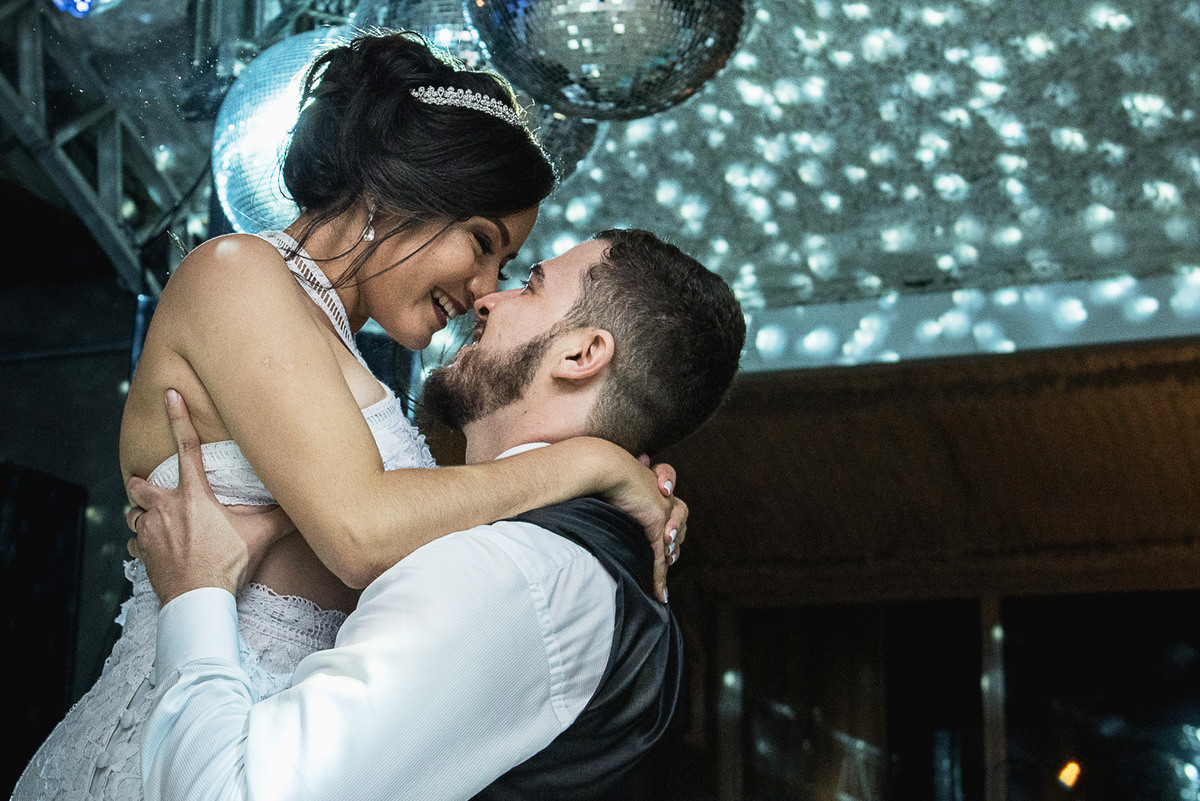 make bela,vestido de noiva giulliano oliva, guybuffet, casamento igreja do carmo, destination wedding, dj nilo jf, wedding ideas, casamento a noite, vestido sob medida, festa de casamento, casando em mg, vestidos madrinhas azul tiffany, wedding dream,