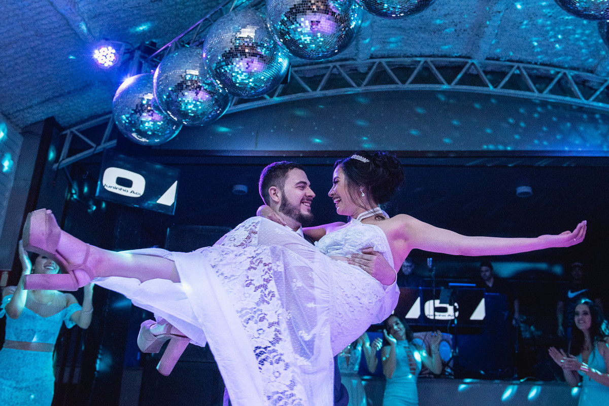 make bela,vestido de noiva giulliano oliva, guybuffet, casamento igreja do carmo, destination wedding, dj nilo jf, wedding ideas, casamento a noite, vestido sob medida, festa de casamento, casando em mg, vestidos madrinhas azul tiffany, wedding dream,