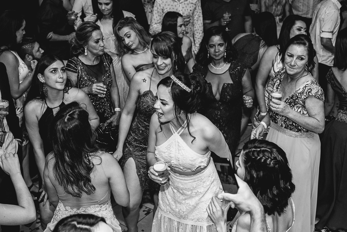 make bela,vestido de noiva giulliano oliva, guybuffet, casamento igreja do carmo, destination wedding, dj nilo jf, wedding ideas, casamento a noite, vestido sob medida, festa de casamento, casando em mg, vestidos madrinhas azul tiffany, wedding dream,