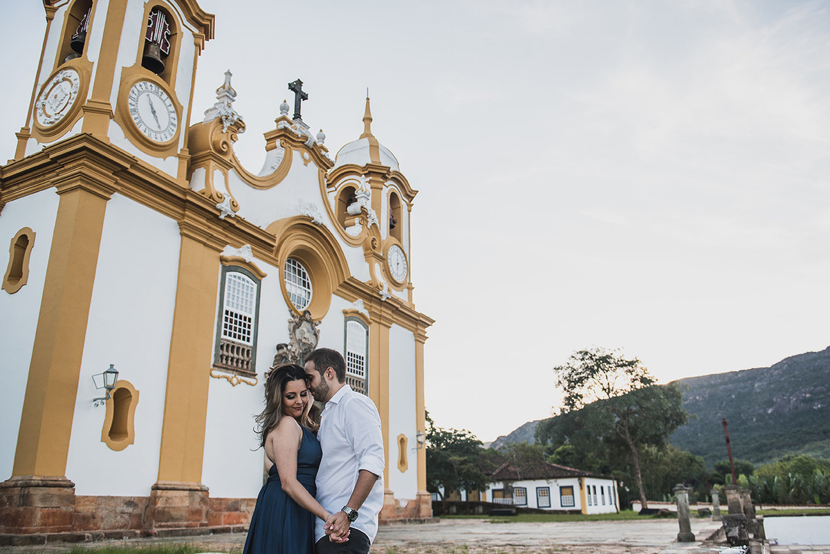 ensaio de namoro, pré casamento pré wedding, tiradentes mg, casamento em mg, casando em mg, ensaio fotografico entardecer, e-session,serra de tiradentes,  engengement session,save the date, centro historico tiradentes, wedding day, ensaio trilho do trem
