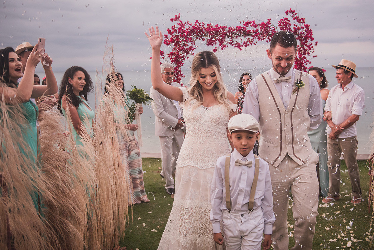 destination wedding,  wedding dress, inspiration photographers, casamento do ano, wedding day, casando na praia, casamento na praia, do bosque wedding, mini wedding,anaraisa mariana makeup, praia do canto, casamento buzios, casamento angra, casando no RJ