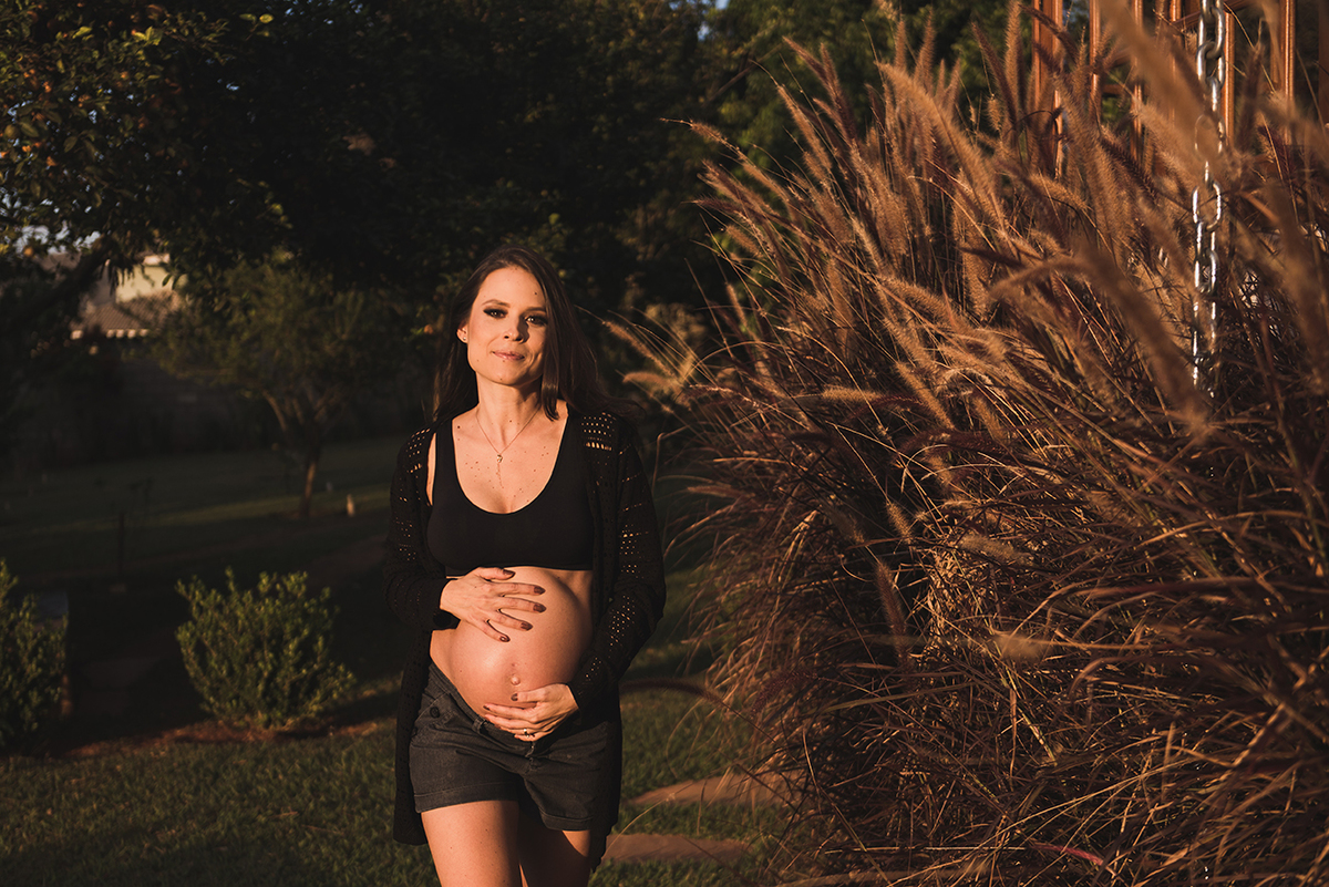 ensaio de gestante, pregant session, fotografia externa, ensaio fotografico, estudio marie, baby, mae primeira viagem, fotografia de familia, gestantes, lifestyle session, ensaio fotografico em casa