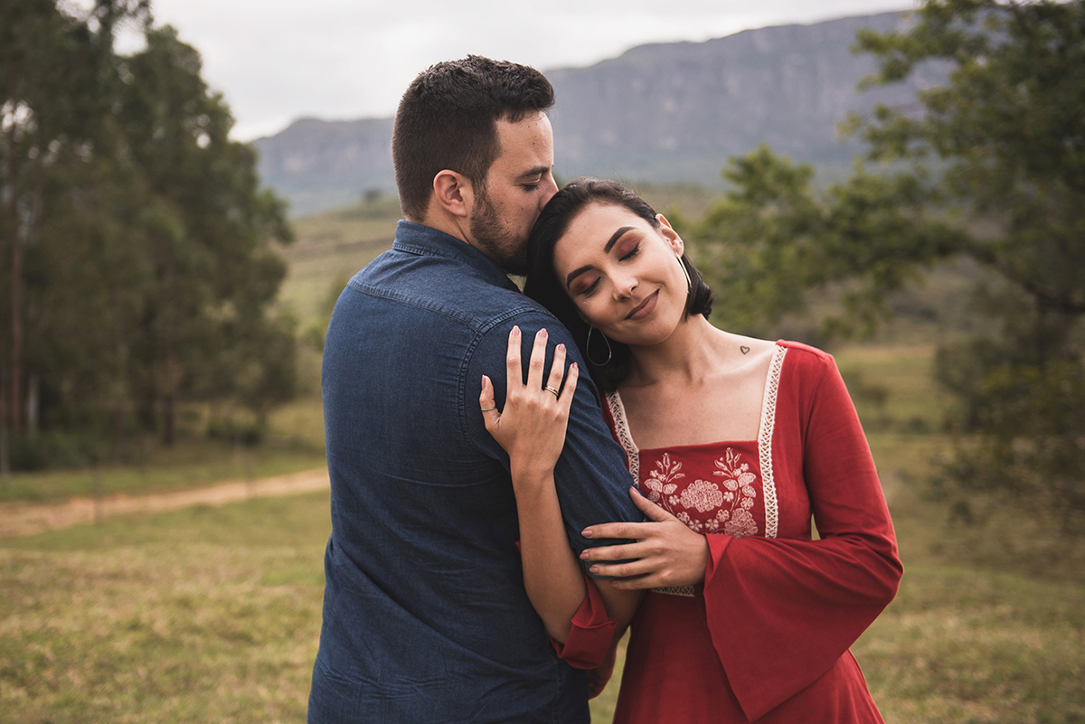 ensaio namoro, pre wedding, ensaio de casal, fotografia externa, ensaio externo, centro historico tiradentes mg, fotografia de casamento casando em mg,chacaria mazuma, save the date estudio marie foto e filmes, bichinho, prados mg, estudio marie,e-session